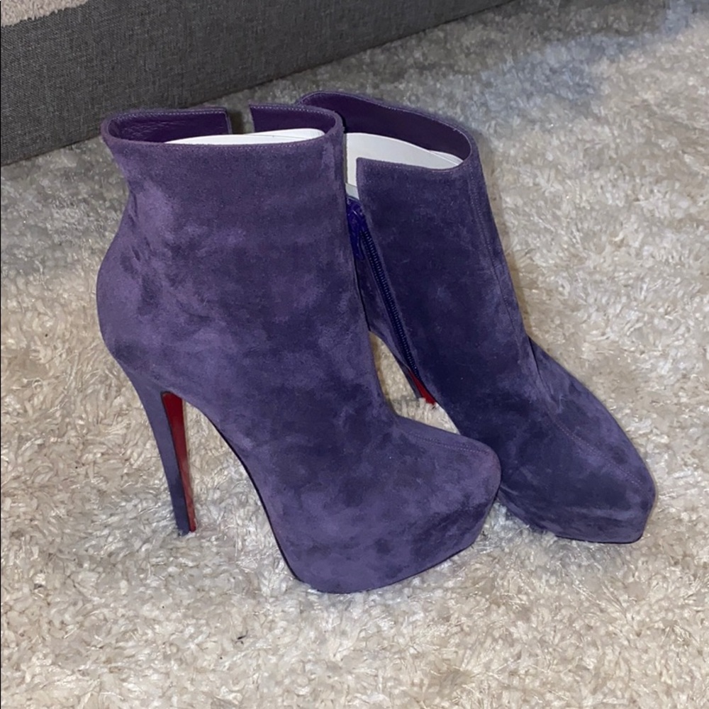 Purple suede loud boots